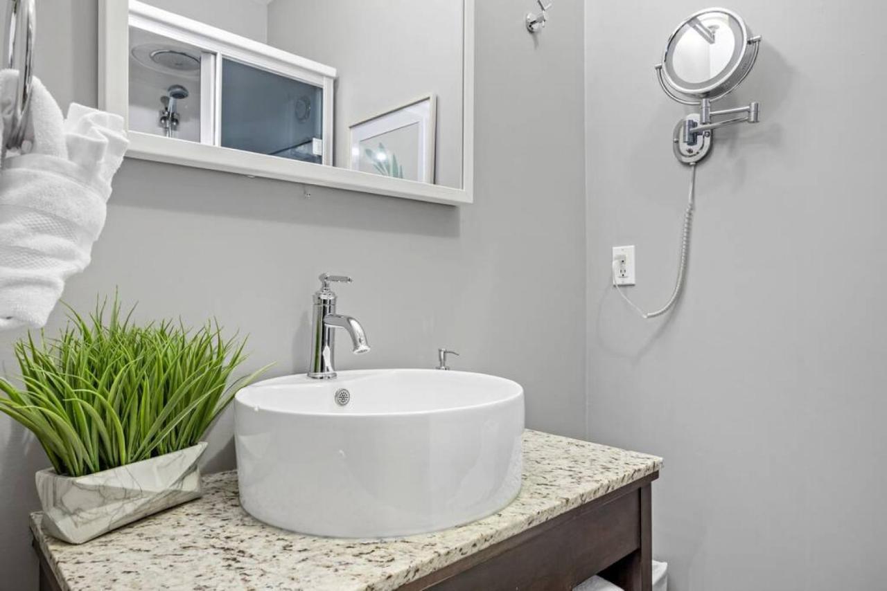 Nature'S Nook By Instant Suites Pool & Hottub Canmore Eksteriør bilde