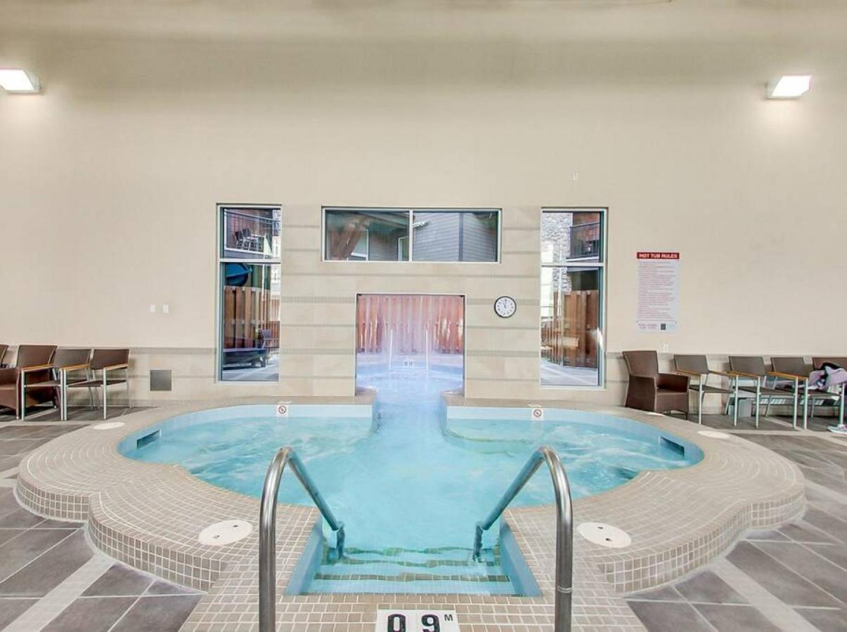 Nature'S Nook By Instant Suites Pool & Hottub Canmore Eksteriør bilde