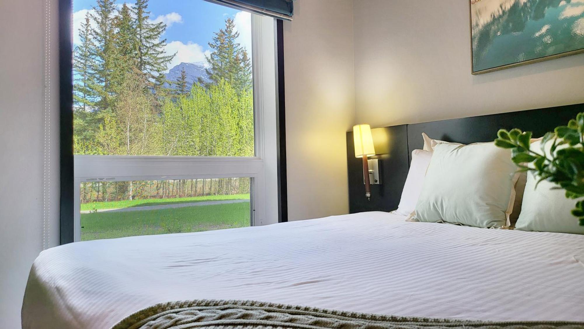 Nature'S Nook By Instant Suites Pool & Hottub Canmore Eksteriør bilde